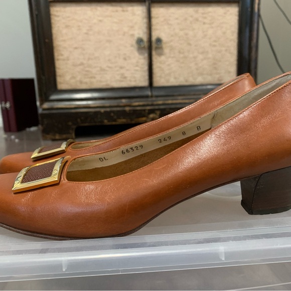 vintage Ferragamo heels - Picture 6 of 7